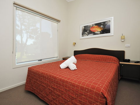NRMA Eastern Beach Holiday Park - Accommodation Southport 3
