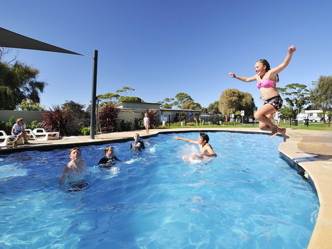NRMA Eastern Beach Holiday Park - Accommodation Southport 1