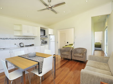 NRMA Eastern Beach Holiday Park - Accommodation Southport 5
