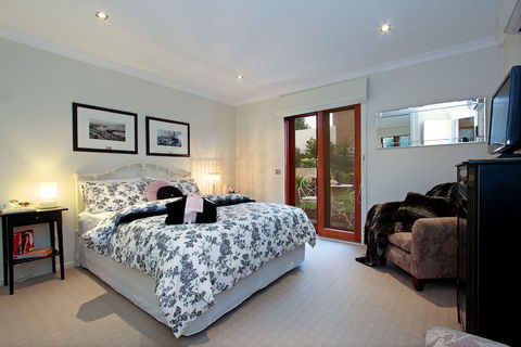 The Guest Room Mt. Martha - Southport Accommodation 6