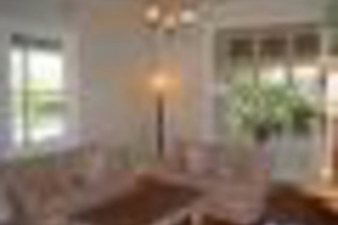 Eagles View Bed & Breakfast - Accommodation Southport 2