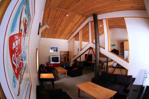 Sugarbush Lodge & Apartments - Accommodation Southport 1