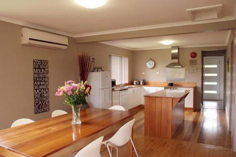Pinestumps Holiday Home - Southport Accommodation 2