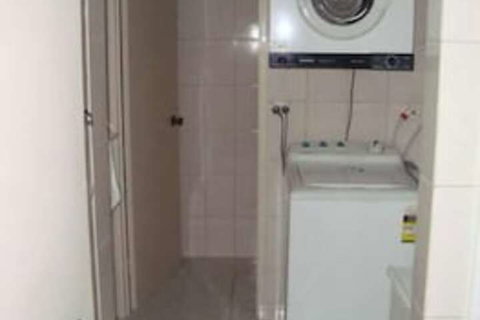 Grosvenor Beachfront Apartments - Accommodation Southport 7