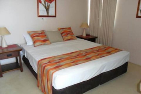 Grosvenor Beachfront Apartments - Accommodation Southport 6