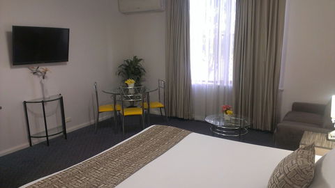 Lindy Lodge Motel - Southport Accommodation 5
