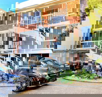 Bay Breeze Boutique Accommodation - Accommodation Southport