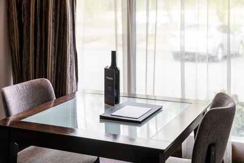 The Commodore - Accommodation Southport 6