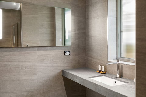 The Commodore - Accommodation Southport 3