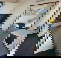 Budget on the Lake - Accommodation Southport