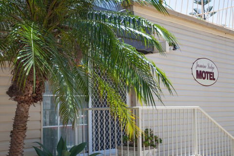 Jasmine Lodge Motel - Accommodation Southport 1