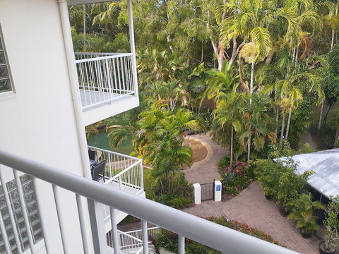 Golden Sands Beachfront Apartment Resort - Accommodation Southport 1