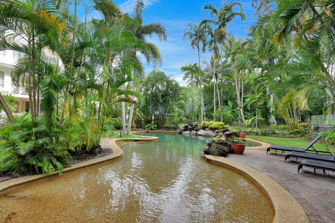 Golden Sands Beachfront Apartment Resort - Accommodation Southport 2