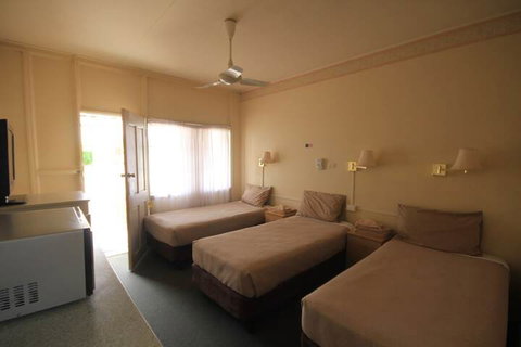 Aromet Motor Inn - Accommodation Southport 7