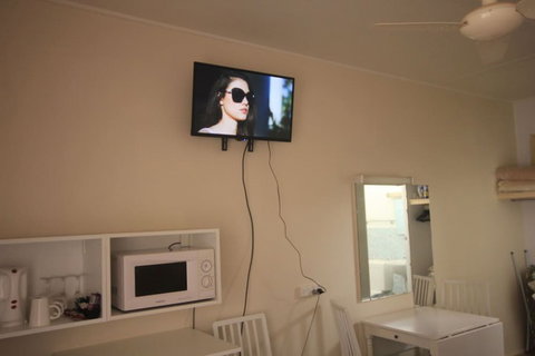 Aromet Motor Inn - Accommodation Southport 5