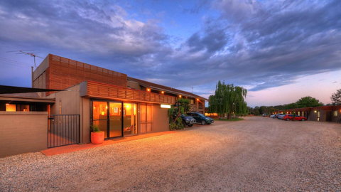 Motel Meneres - Accommodation Southport 3