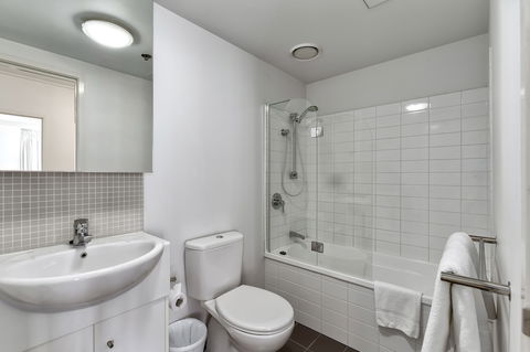 Flynn Brisbane - Southport Accommodation 3