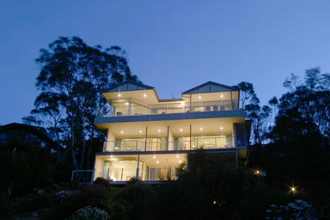 Arthurs Views - Southport Accommodation 1