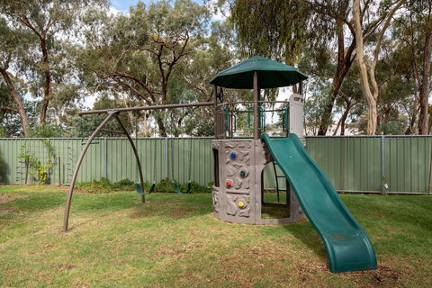 Golden Country Motel & Caravan Park - Southport Accommodation 1
