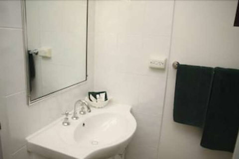 All Seasons Motor Lodge - Accommodation Southport 7