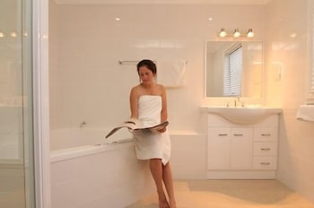 Moore Park Apartments - Accommodation Southport 4