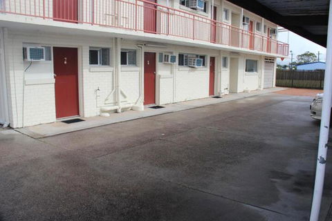 Caloundra Suncourt Motel - Southport Accommodation 1