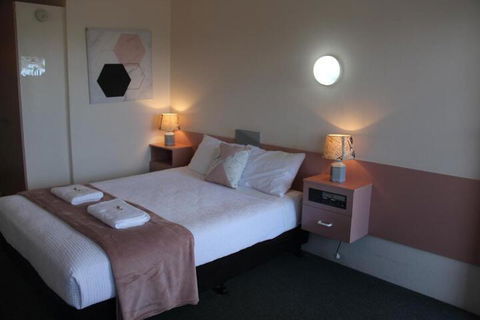 Caloundra Suncourt Motel - Southport Accommodation 0