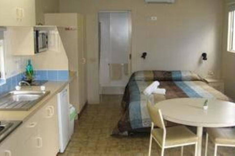 West Wyalong Caravan Park - Accommodation Southport 4