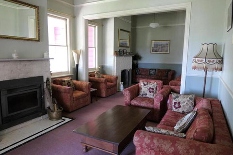 Norwood Mountain Lodge - Southport Accommodation 0