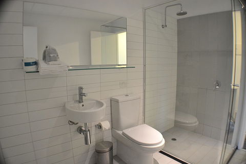 Royal Stays Apartments Docklands - Southport Accommodation 5