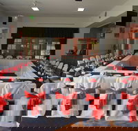 Burkes Hotel Motel - Southport Accommodation