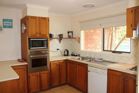 Australian Home Away At East Doncaster - Southport Accommodation 2