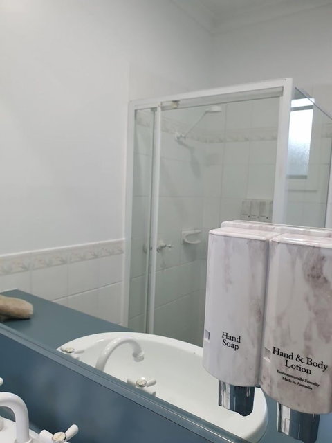 Golden Reef Motor Inn - Accommodation Southport 6