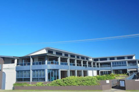 Lennox Holiday Apartments - Accommodation Southport 0