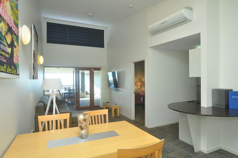 Lennox Holiday Apartments - Accommodation Southport 4