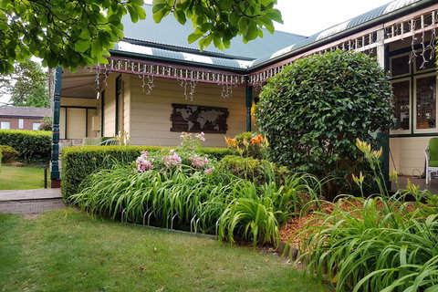 Glenella Guesthouse - Accommodation Southport 1