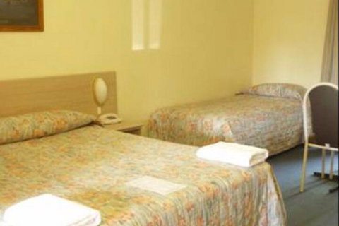 Glades Motor Inn - Accommodation Southport 4