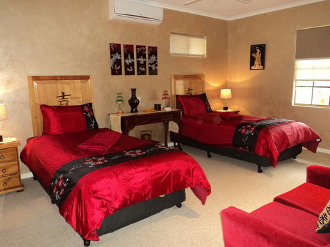 Armadale Cottage Bed & Breakfast - Accommodation Southport 2