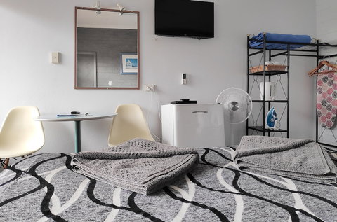 Beachhouse Mollymook - Accommodation Southport 4