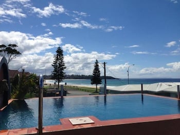 Beachhouse Mollymook - Accommodation Southport 2