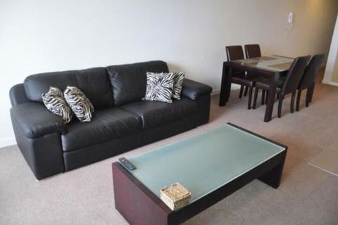 Astra Collins St. Docklands - Southport Accommodation 2
