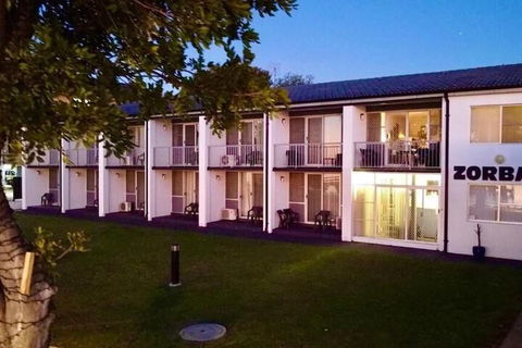 Zorba Motel - Southport Accommodation 1