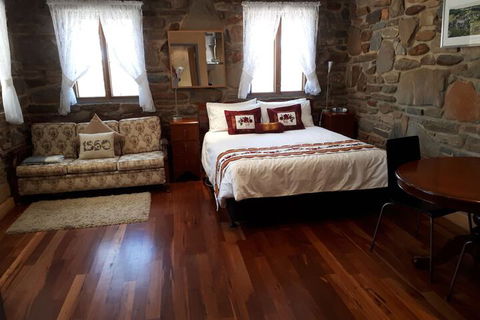 1860 Wine Country Cottages - Southport Accommodation 3