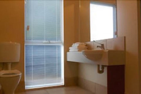 Avocados Accommodation - Accommodation Southport 3