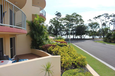 Alexander Beachfront Apartments - Accommodation Southport 6