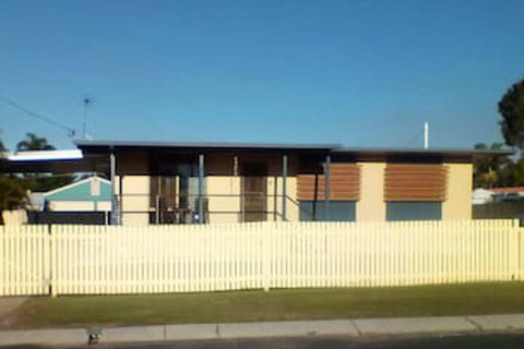 Boneanza - Southport Accommodation 0
