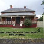 RJs Bed & Breakfast - Southport Accommodation 0