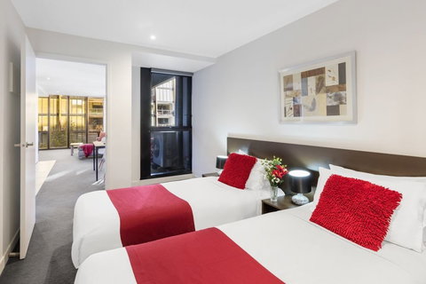 Aura On Flinders Serviced Apartments - Accommodation Southport 2