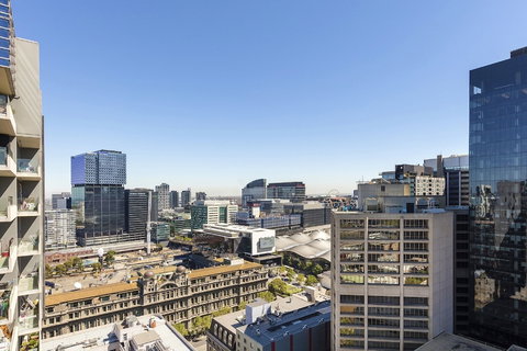 Aura On Flinders Serviced Apartments - Accommodation Southport 3