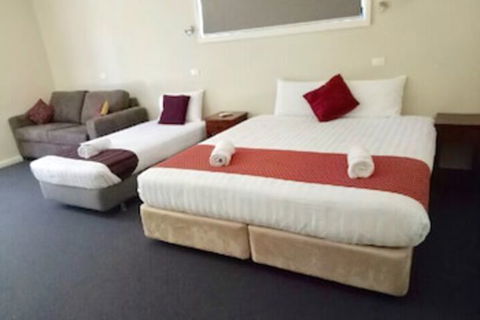 Hillview Farmstay - Southport Accommodation 6